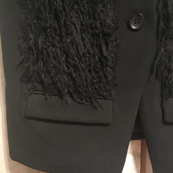 BCBGMaxAzria black vest with mongolian style faux fur size S - Picture 3 of 4